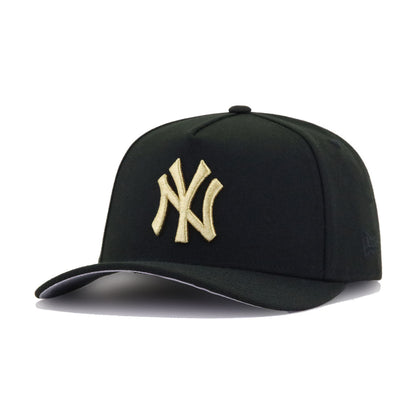 New York Yankees Black Metallic Gold New Era 9Forty A-Frame Snapback