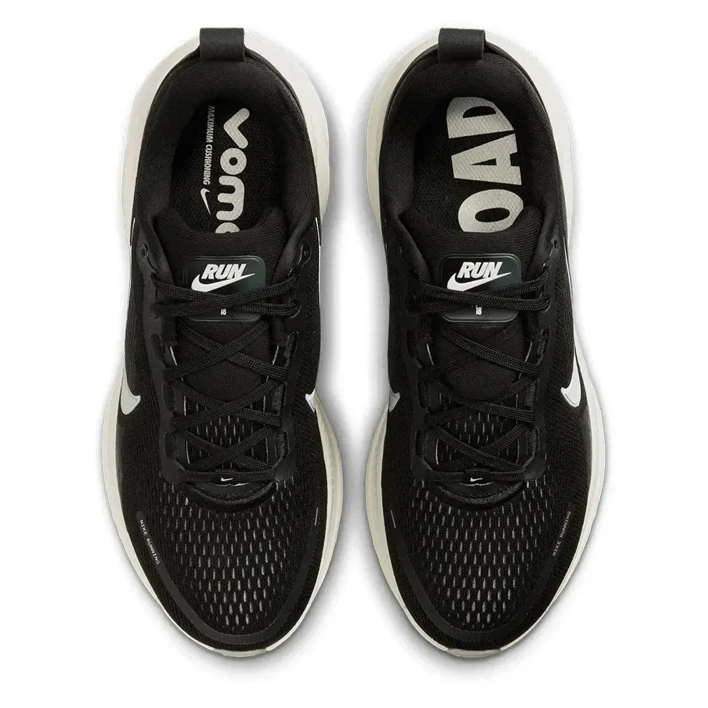 Women's Vomero 18 Running Shoes Black and Summit White